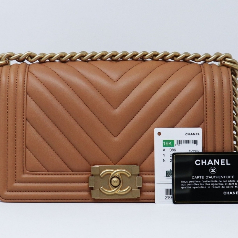 KEPT UNUSED Chanel Le Boy Caramel Calfskin (Old Medium)